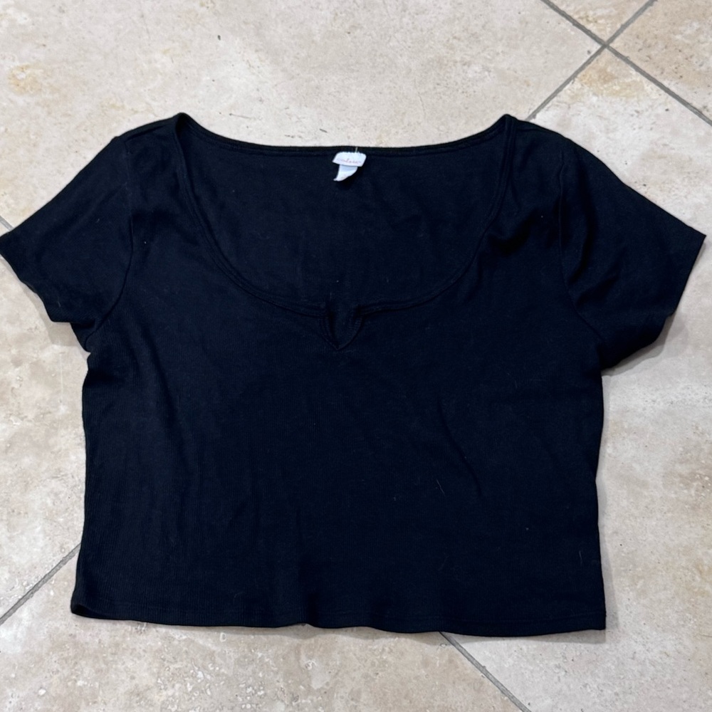 Colsie Black Women's Crop Top
